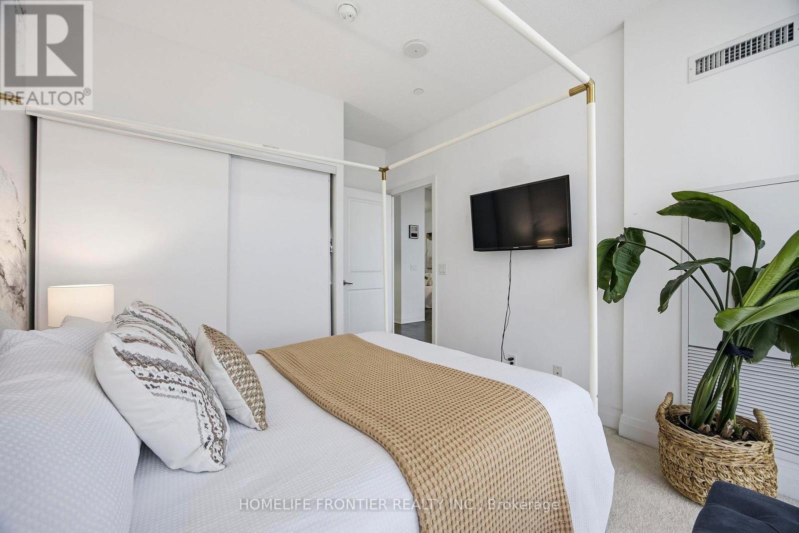 210 - 17 Zorra Street, Toronto, Ontario  M8Z 0C8 - Photo 18 - W12710872