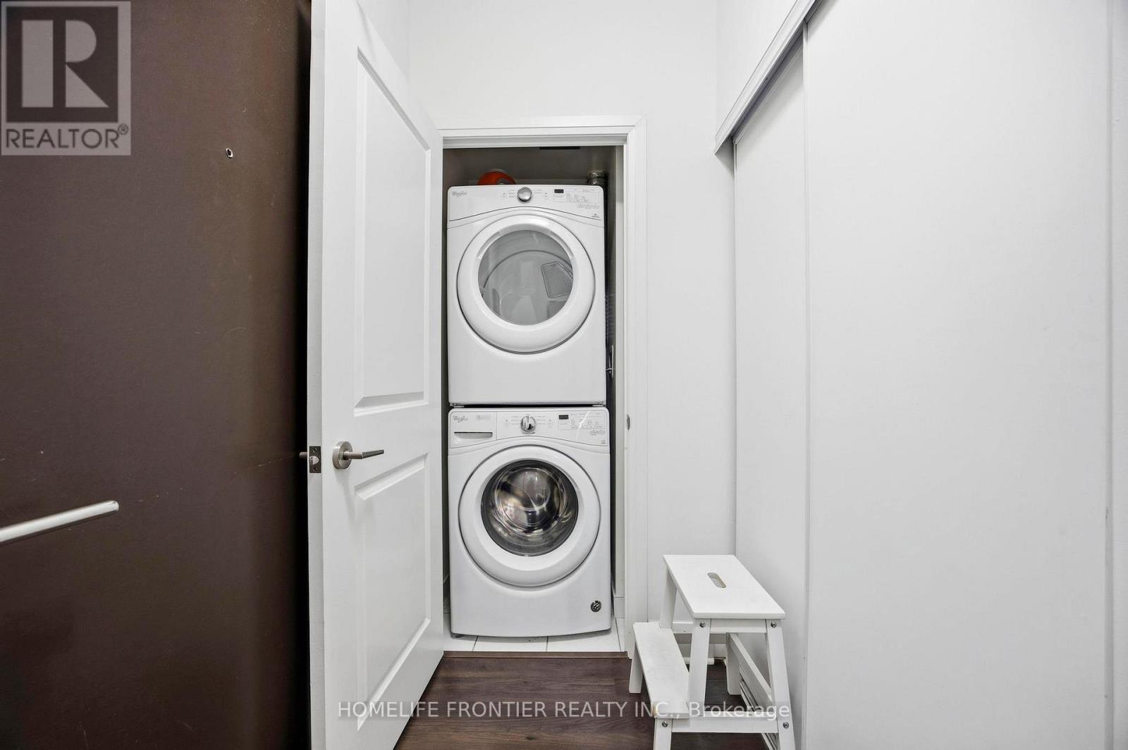 210 - 17 Zorra Street, Toronto, Ontario  M8Z 0C8 - Photo 34 - W12710872