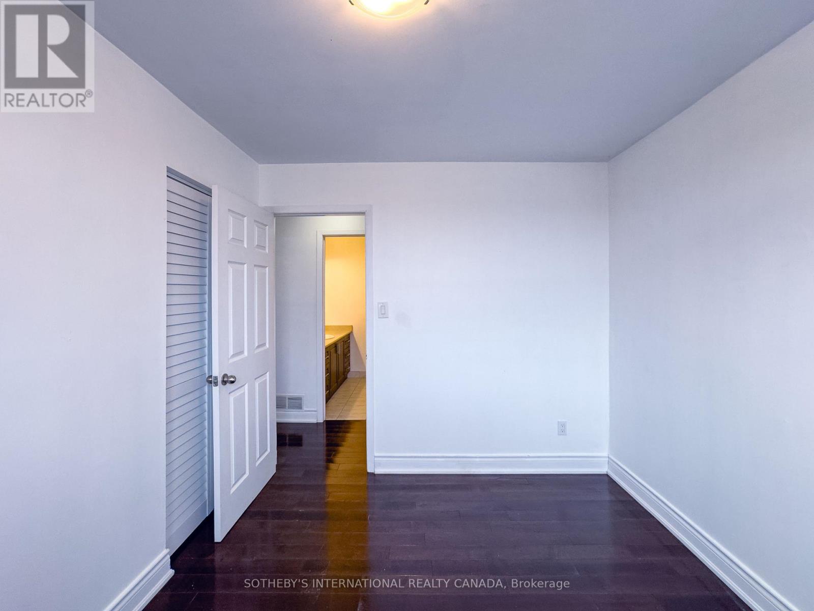 Upper - 3240 Trisha Downs, Mississauga, Ontario  L5A 2A7 - Photo 15 - W12710882