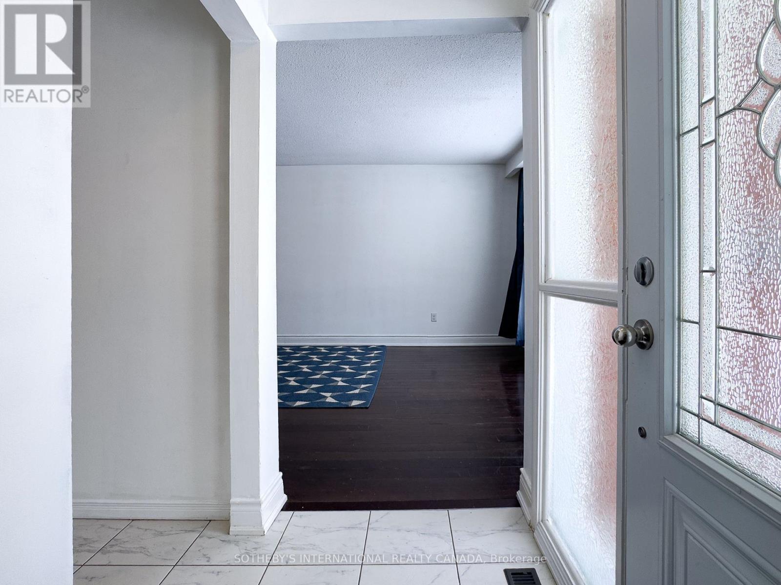 Upper - 3240 Trisha Downs, Mississauga, Ontario  L5A 2A7 - Photo 3 - W12710882