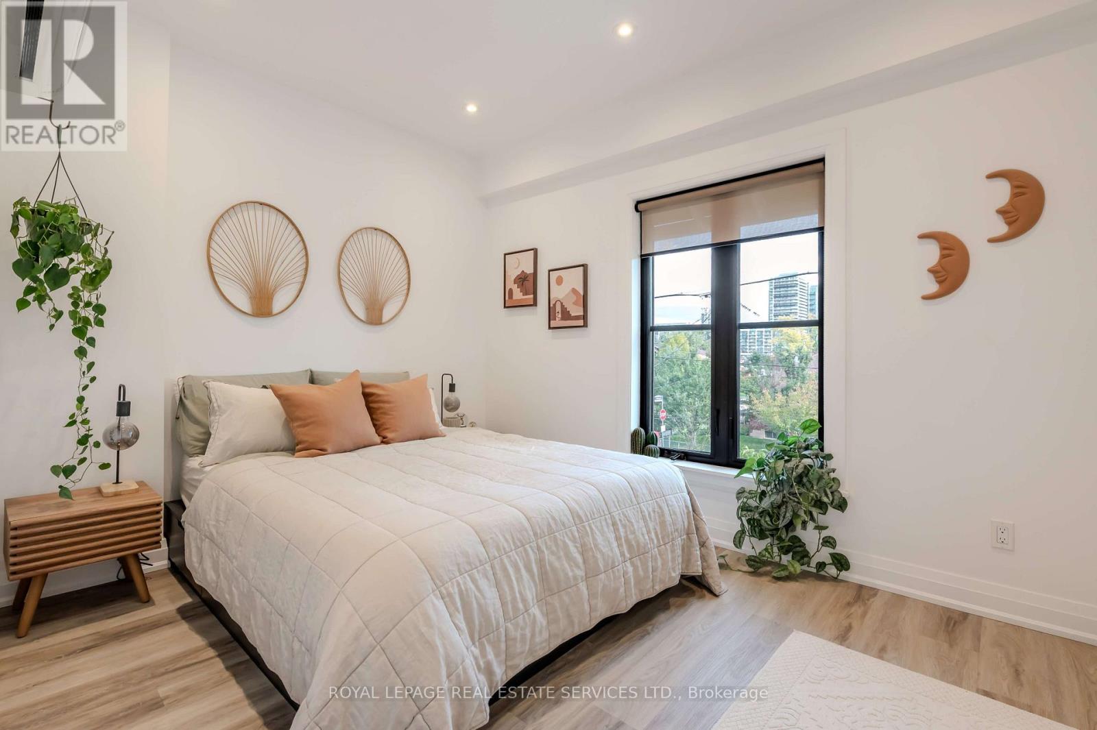 18 Milton Street, Toronto, Ontario  M8Y 2X5 - Photo 18 - W12710902