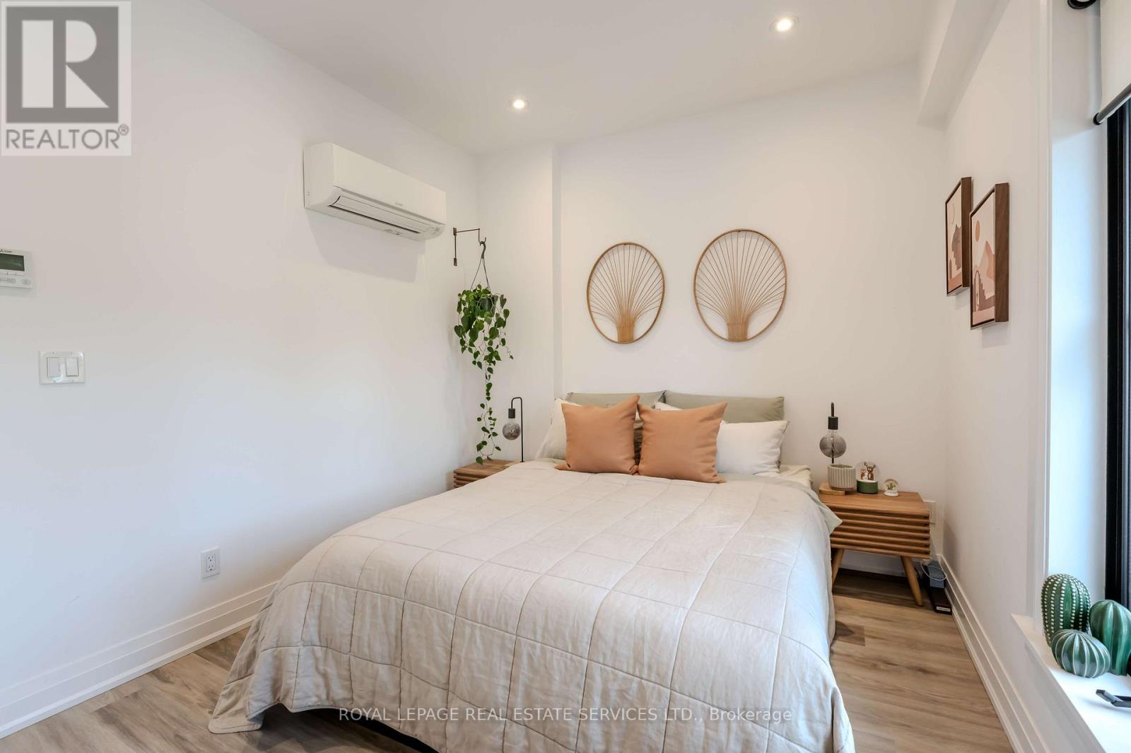 18 Milton Street, Toronto, Ontario  M8Y 2X5 - Photo 19 - W12710902