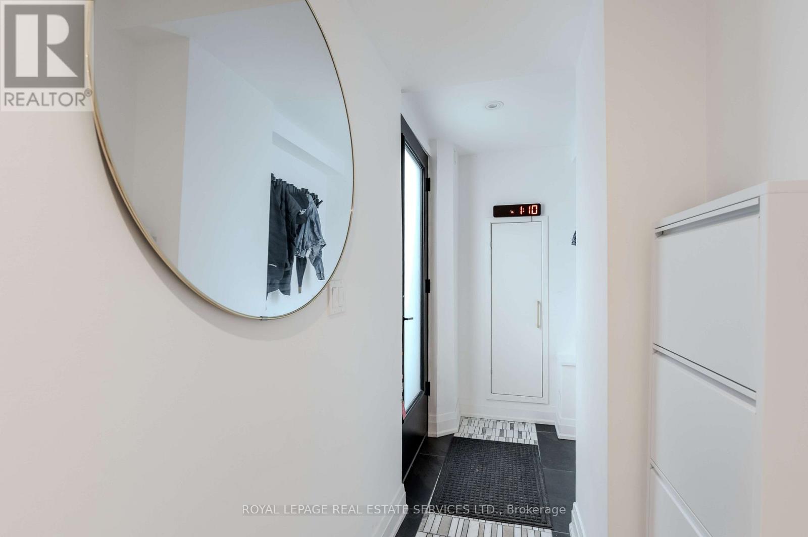 18 Milton Street, Toronto, Ontario  M8Y 2X5 - Photo 30 - W12710902