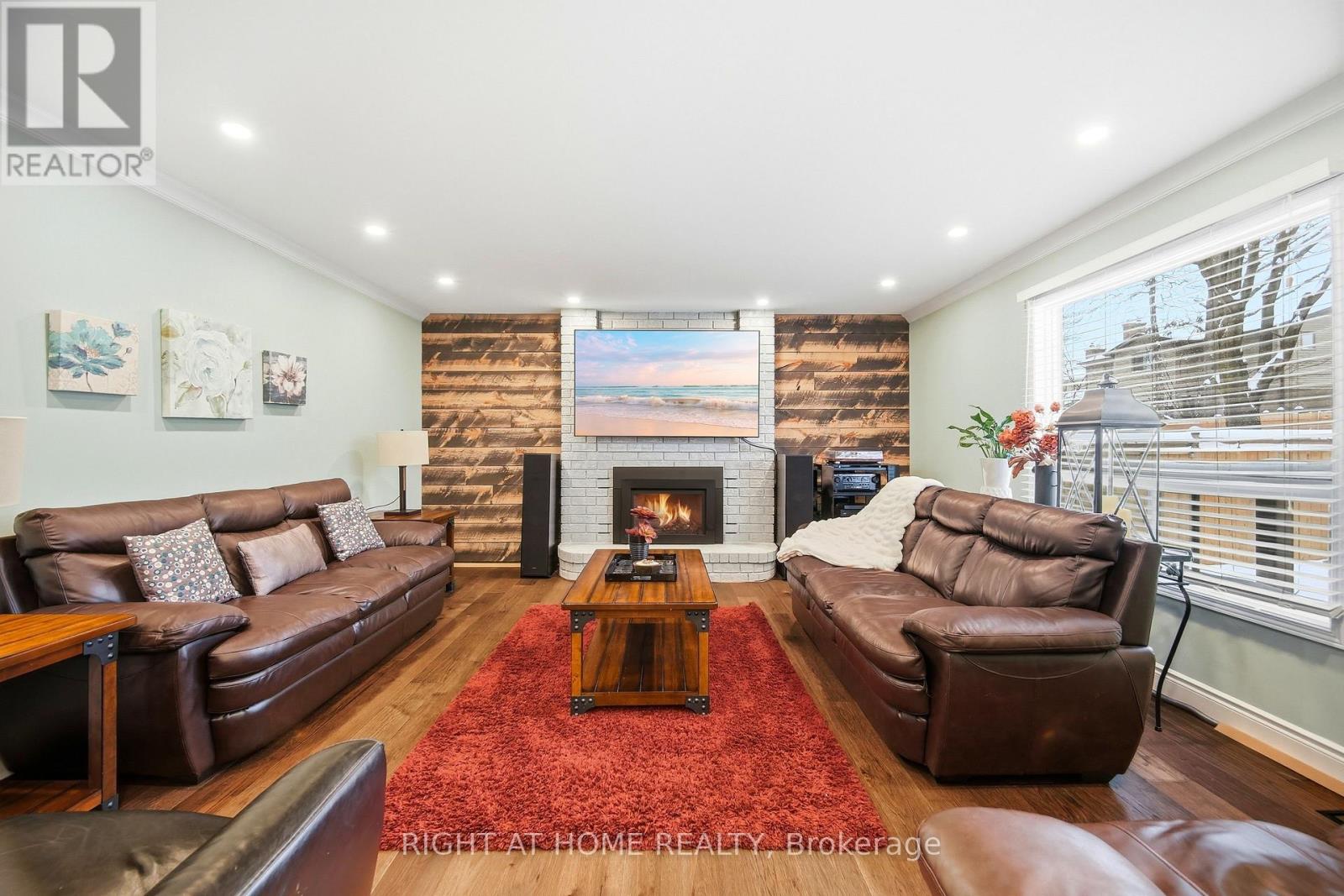 2072 HEADON ROAD, Burlington, Ontario