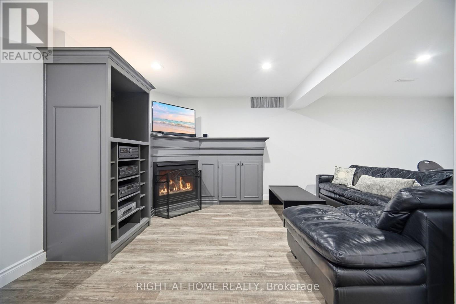 2072 Headon Road, Burlington, Ontario  L7M 4G3 - Photo 14 - W12710904