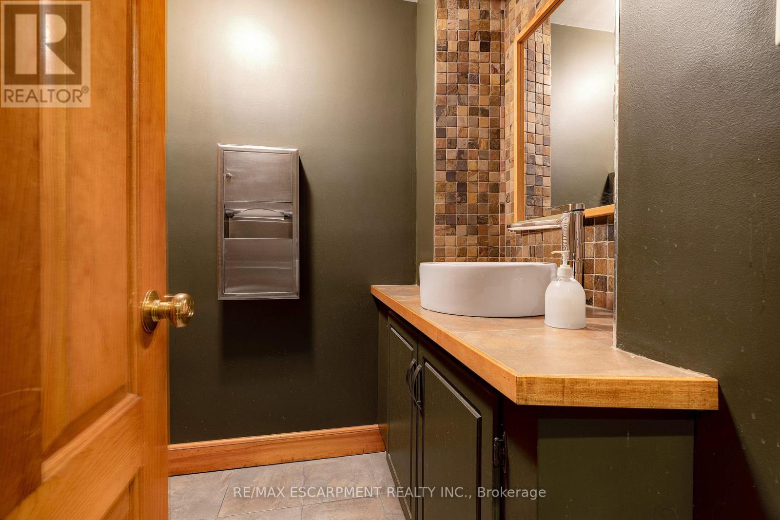 13-15 Bold Street, Hamilton, Ontario  L8P 1T3 - Photo 22 - X12710878