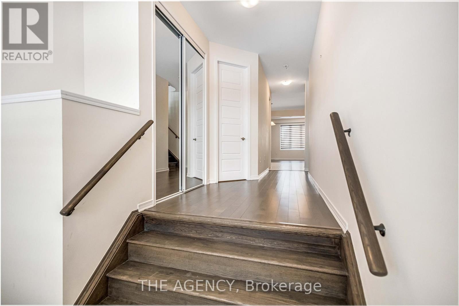 36 Maclachlan Avenue, Haldimand, Ontario  N3W 0C5 - Photo 3 - X12710918