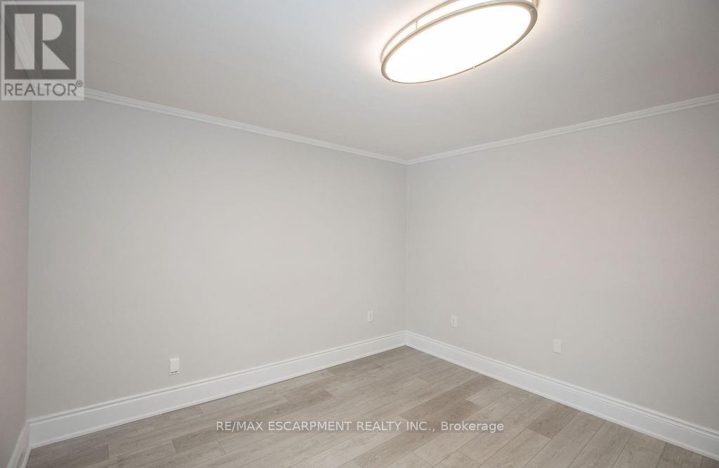 2 - 22 Prospect Street S, Hamilton, Ontario  L8M 2Z1 - Photo 14 - X12710926