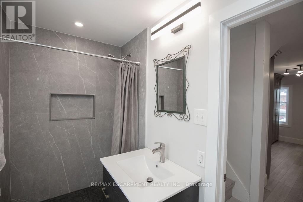 2 - 22 Prospect Street S, Hamilton, Ontario  L8M 2Z1 - Photo 34 - X12710926