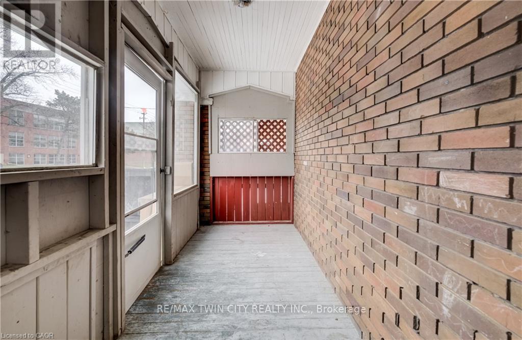 151 Courtland Avenue E, Kitchener, Ontario  N2G 2V2 - Photo 4 - X12710944