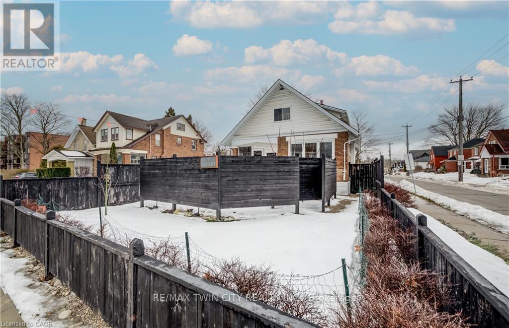 151 Courtland Avenue E, Kitchener, Ontario  N2G 2V2 - Photo 43 - X12710944