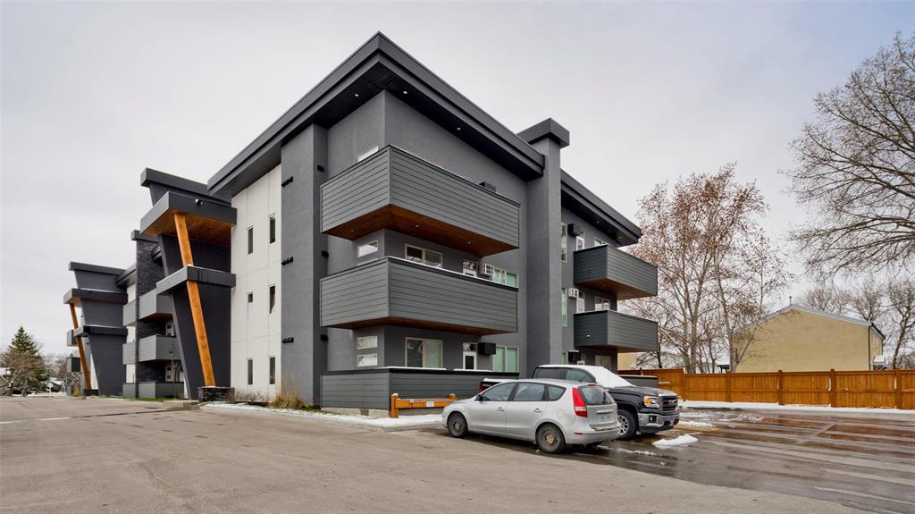 13 555 Main Street, Steinbach, Manitoba R5G 2N3 - Photo 2 - 202600478