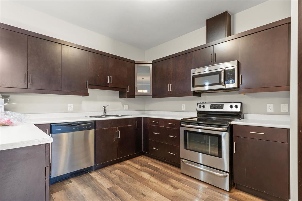 13 555 Main Street, Steinbach, Manitoba R5G 2N3 - Photo 3 - 202600478