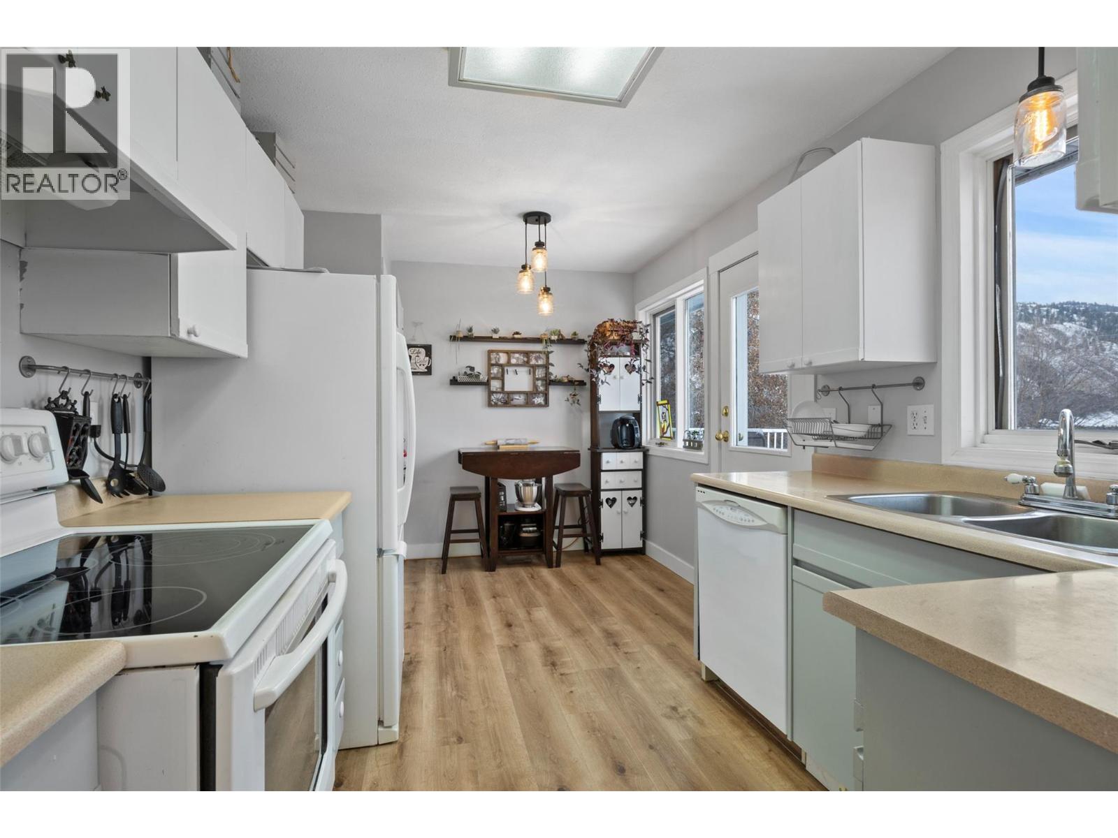 760 Bissette Road, Kamloops, British Columbia  V2B 8H7 - Photo 14 - 10372274