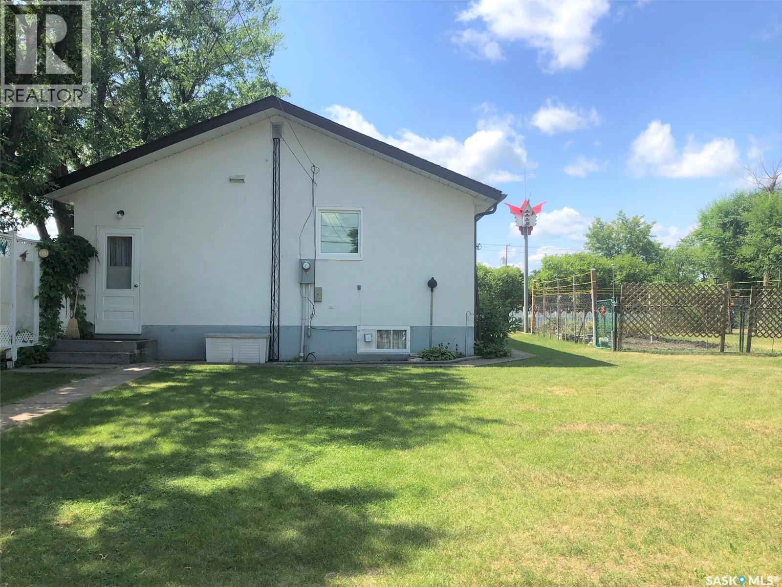 414 Churchill Street, Hudson Bay, Saskatchewan  S0E 0Y0 - Photo 15 - SK027075