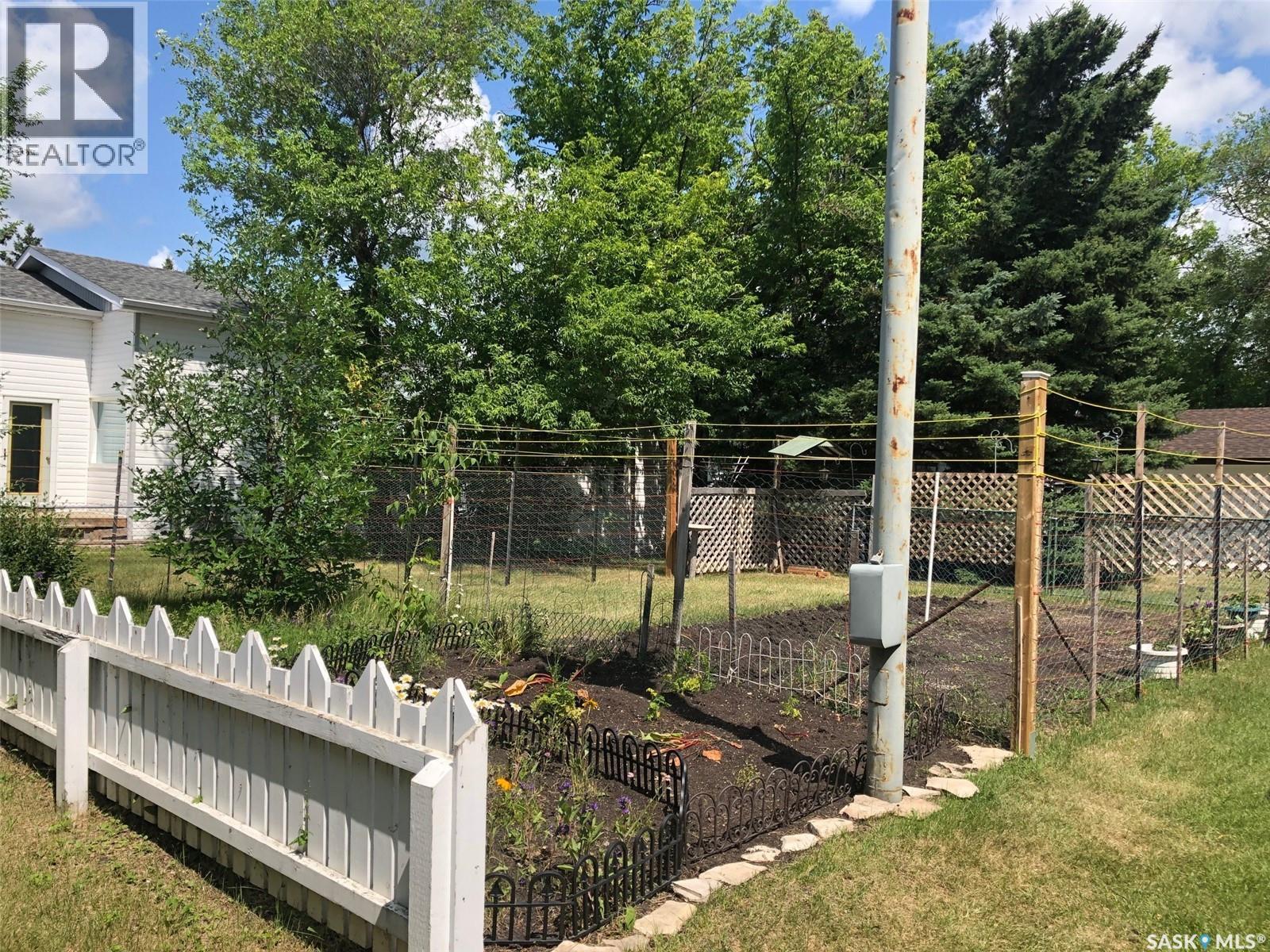 414 Churchill Street, Hudson Bay, Saskatchewan  S0E 0Y0 - Photo 17 - SK027075