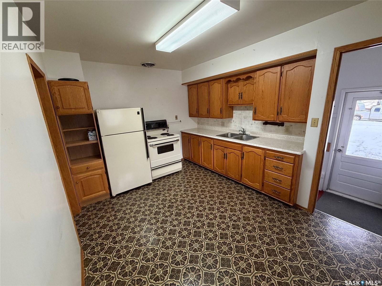 414 Churchill Street, Hudson Bay, Saskatchewan  S0E 0Y0 - Photo 4 - SK027075