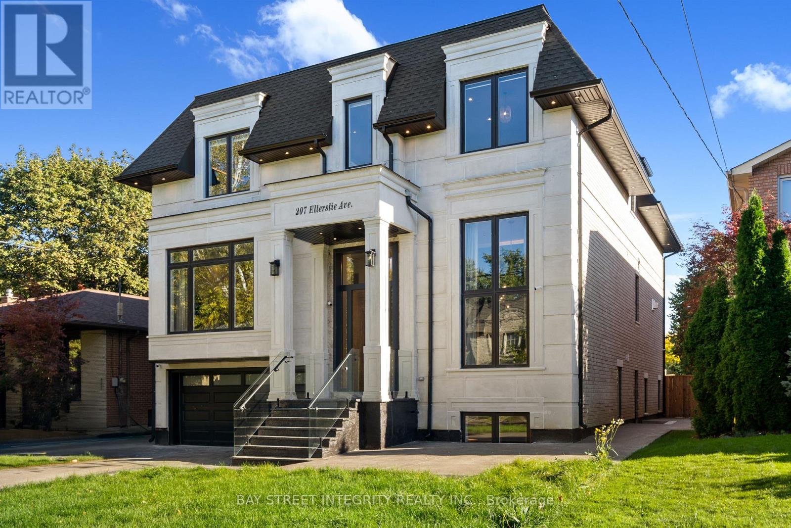 207 Ellerslie Avenue, Toronto (Willowdale West), Ontario  M2N 1Y3 - Photo 2 - C12459839