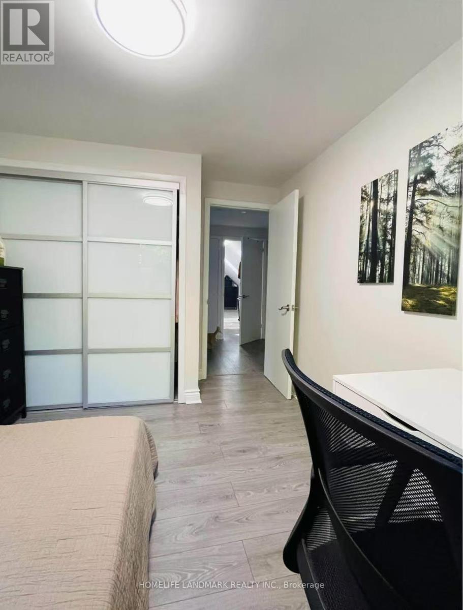 2nd Floor One Room - 166 Chaplin Crescent, Toronto, Ontario  M5P 1B3 - Photo 12 - C12664824