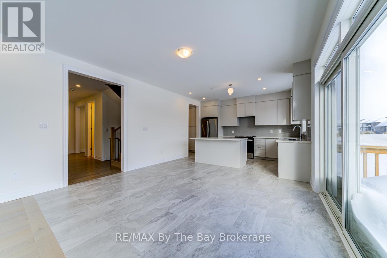 186 Mapleside Drive, Wasaga Beach, Ontario  L9Z 0L4 - Photo 11 - S12711090