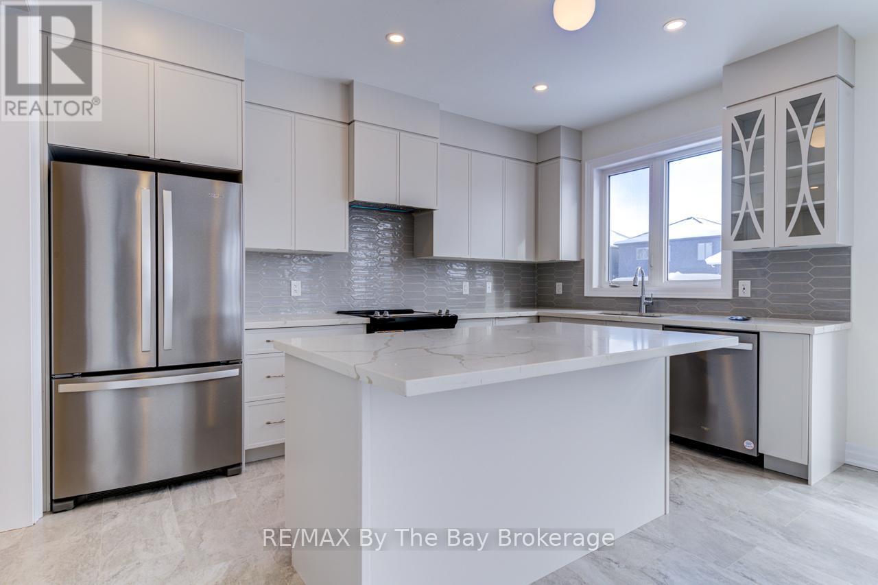 186 Mapleside Drive, Wasaga Beach, Ontario  L9Z 0L4 - Photo 13 - S12711090