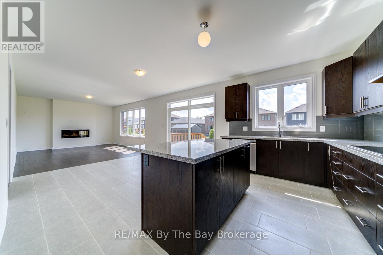 174 Mapleside Drive, Wasaga Beach, Ontario  L9Z 0L4 - Photo 14 - S12711096