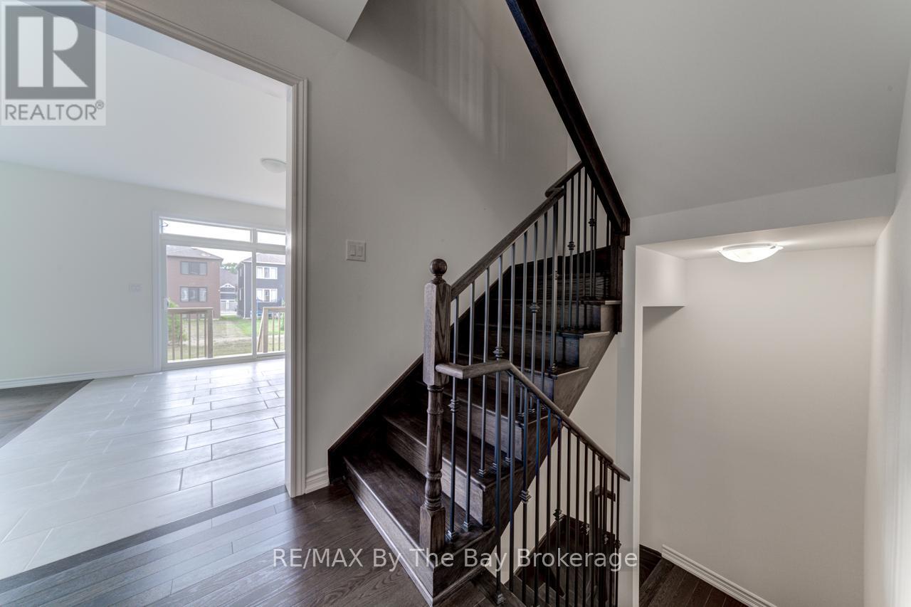 174 Mapleside Drive, Wasaga Beach, Ontario  L9Z 0L4 - Photo 22 - S12711096