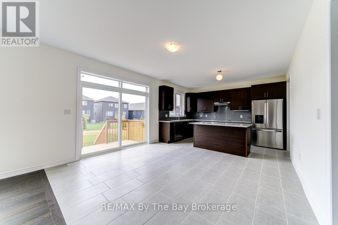 174 Mapleside Drive, Wasaga Beach, Ontario  L9Z 0L4 - Photo 7 - S12711096