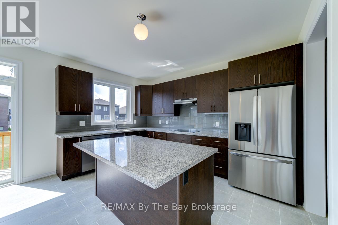 174 Mapleside Drive, Wasaga Beach, Ontario  L9Z 0L4 - Photo 9 - S12711096