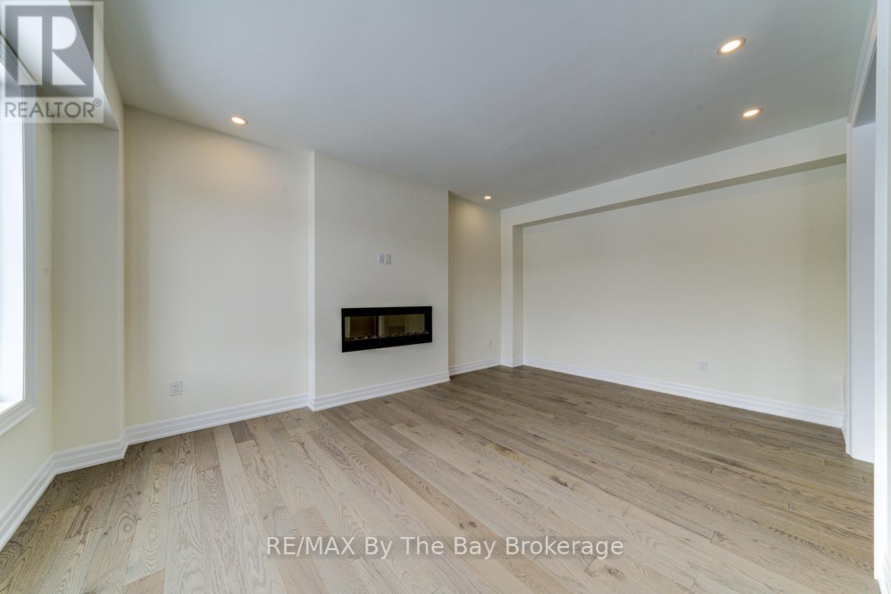 182 Mapleside Drive, Wasaga Beach, Ontario  L9Z 0L4 - Photo 10 - S12711098