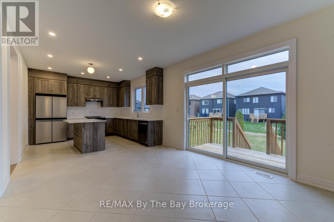 182 Mapleside Drive, Wasaga Beach, Ontario  L9Z 0L4 - Photo 5 - S12711098