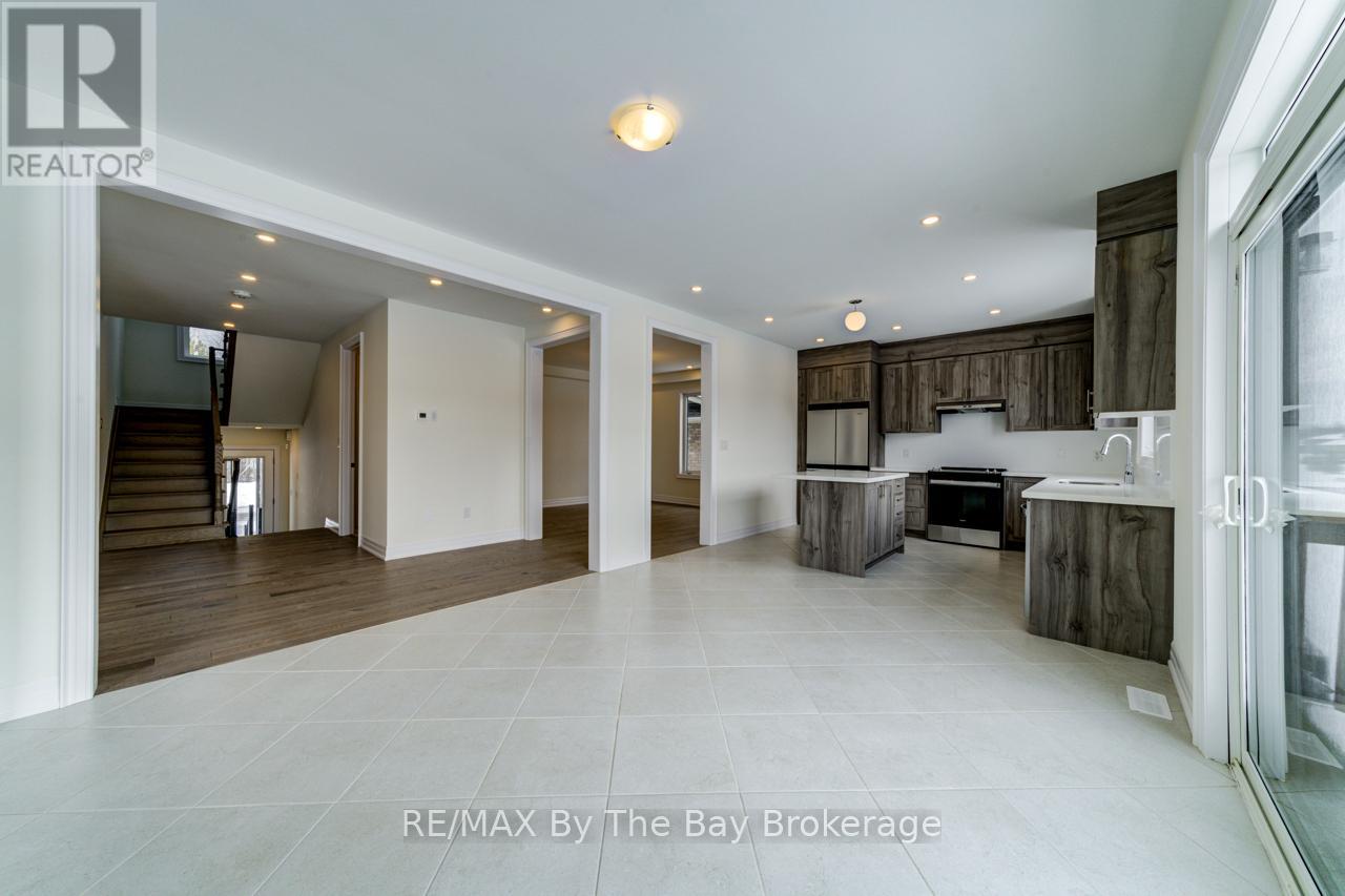 182 Mapleside Drive, Wasaga Beach, Ontario  L9Z 0L4 - Photo 9 - S12711098