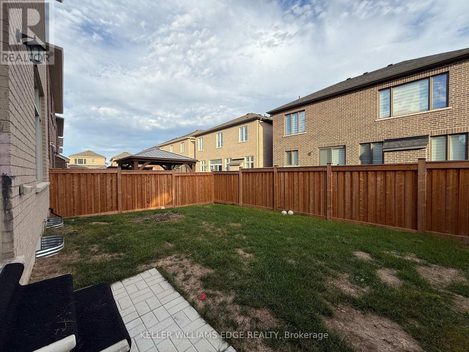 Upper - 470 Violet Gate, Milton, Ontario  L9E 1X3 - Photo 21 - W12410973