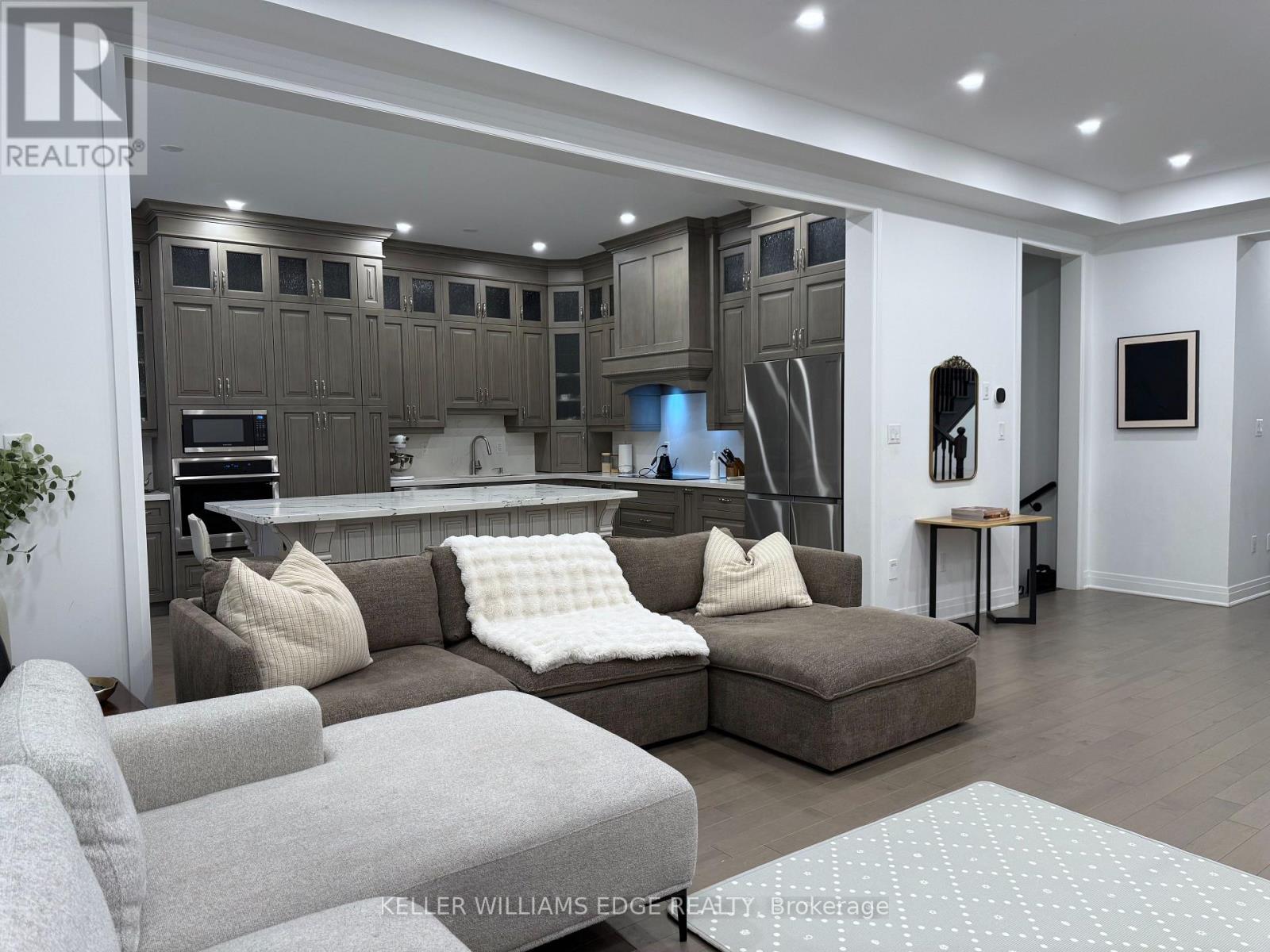 Upper - 470 Violet Gate, Milton, Ontario  L9E 1X3 - Photo 3 - W12410973