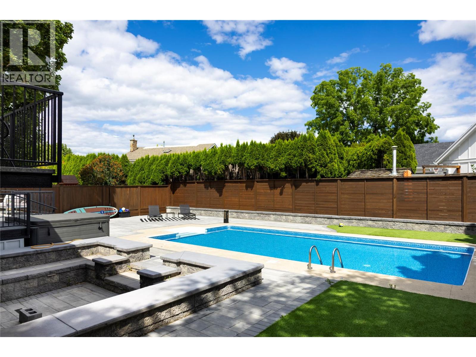 4265 Lakeshore Road, Kelowna, British Columbia  V1W 1W2 - Photo 47 - 10373099