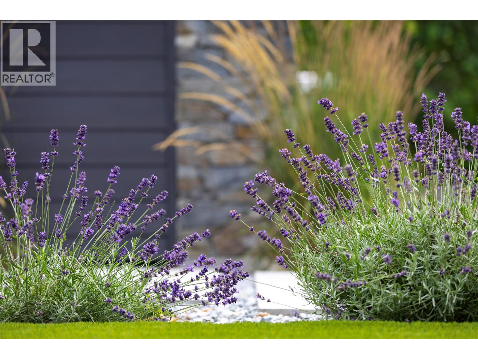 4265 Lakeshore Road, Kelowna, British Columbia  V1W 1W2 - Photo 75 - 10373099