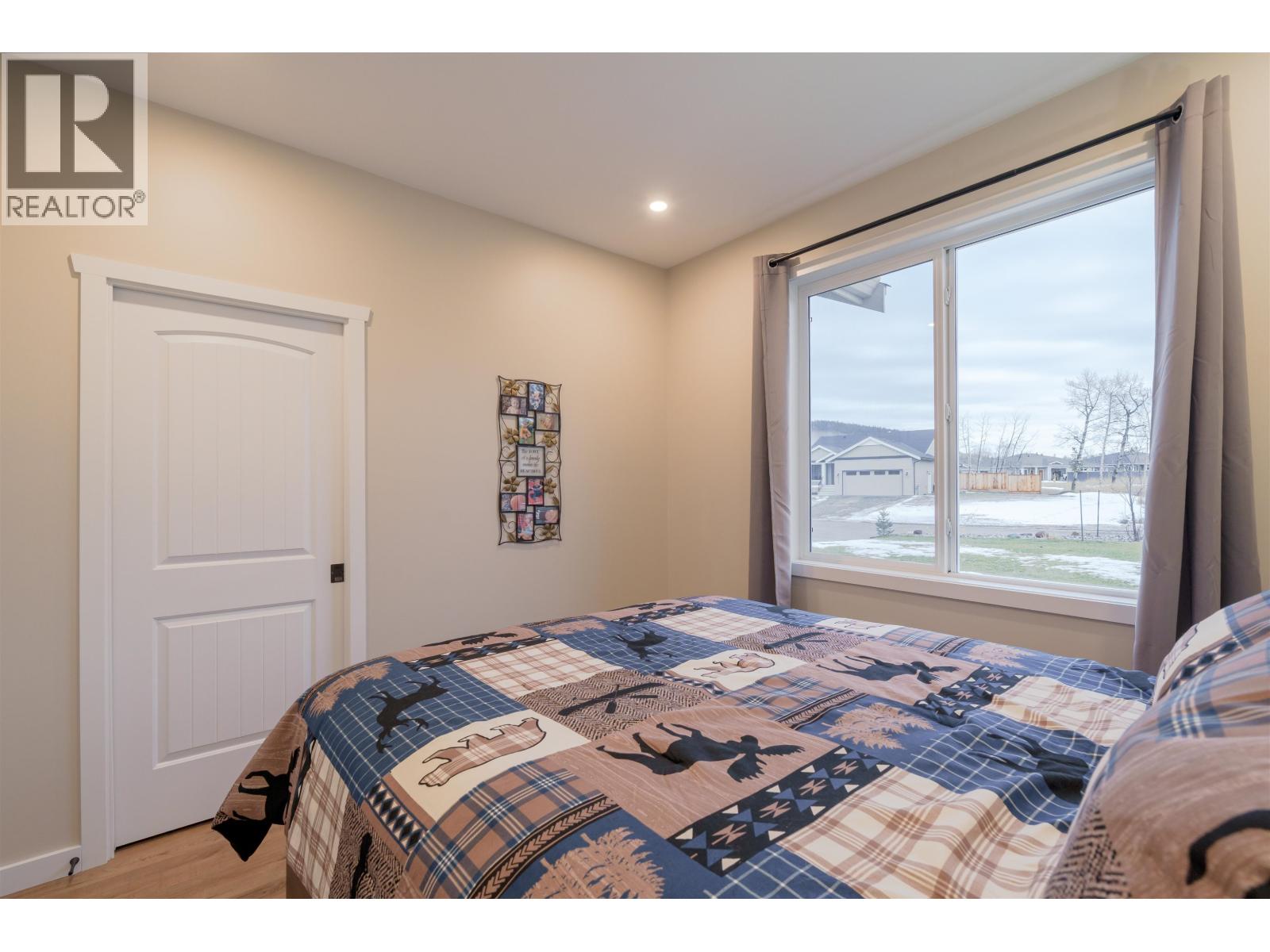 314 Sandhill Crescent, 100 Mile House, British Columbia  V0K 2E0 - Photo 14 - R3080409