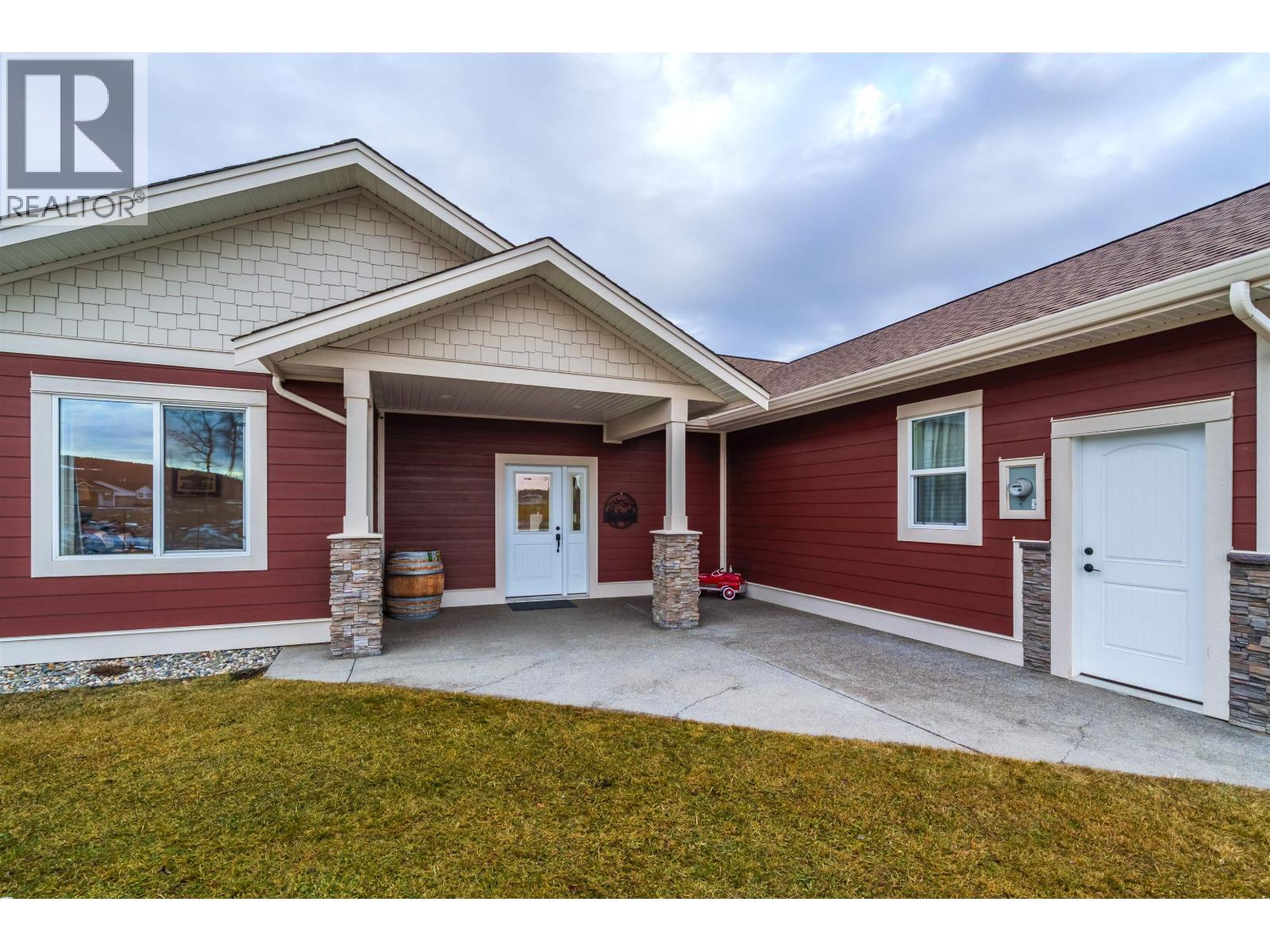 314 Sandhill Crescent, 100 Mile House, British Columbia  V0K 2E0 - Photo 21 - R3080409