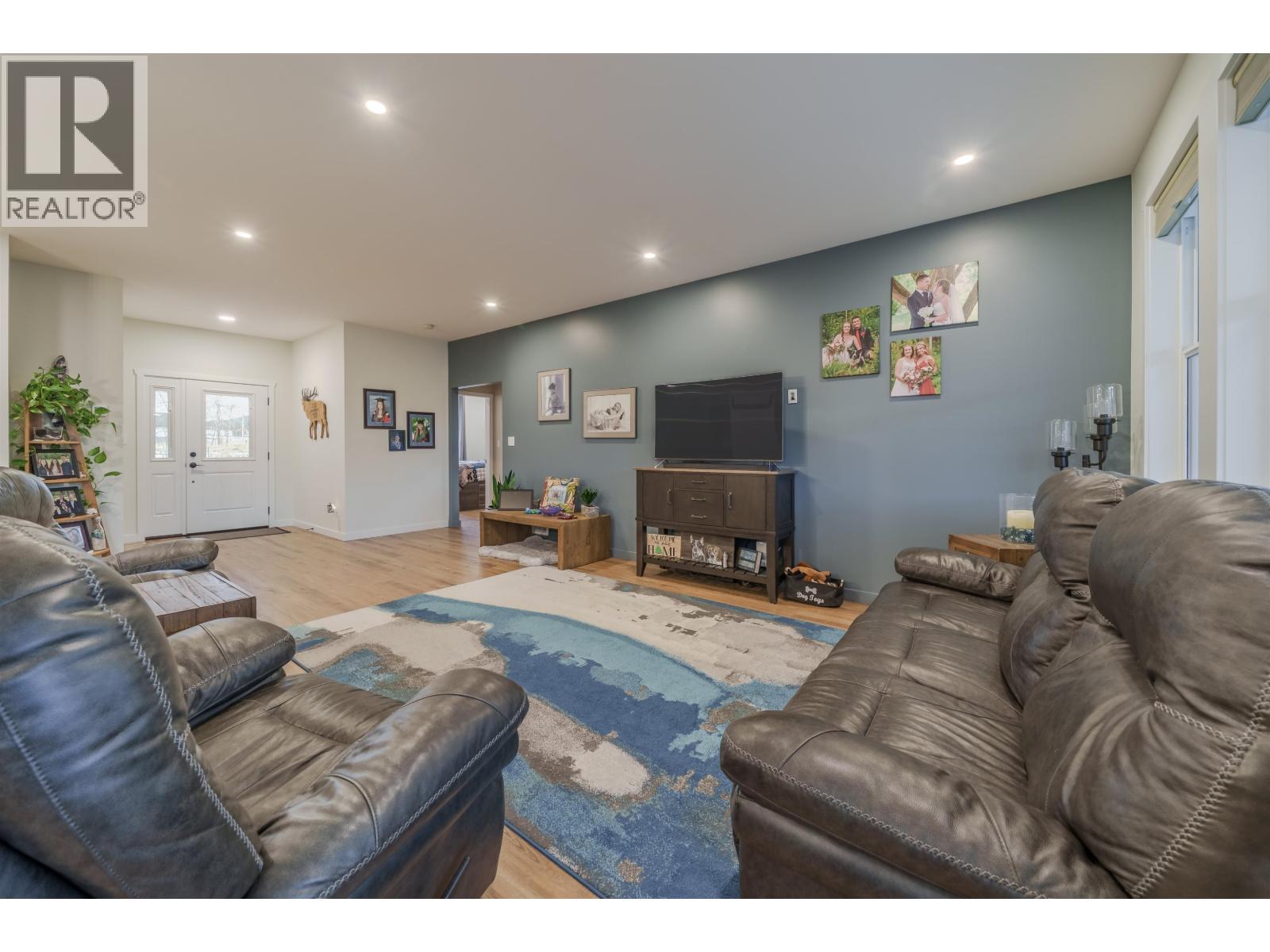 314 Sandhill Crescent, 100 Mile House, British Columbia  V0K 2E0 - Photo 7 - R3080409