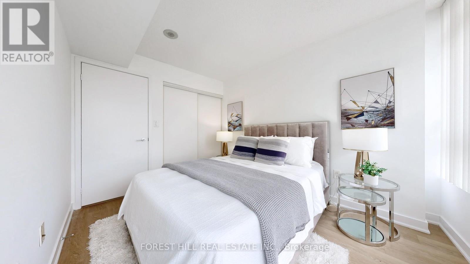 743 - 10 Capreol Court, Toronto, Ontario  M5V 4B3 - Photo 14 - C12711006