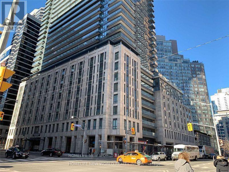 2011 - 955 Bay Street, Toronto, Ontario  M5S 2A2 - Photo 2 - C12711088