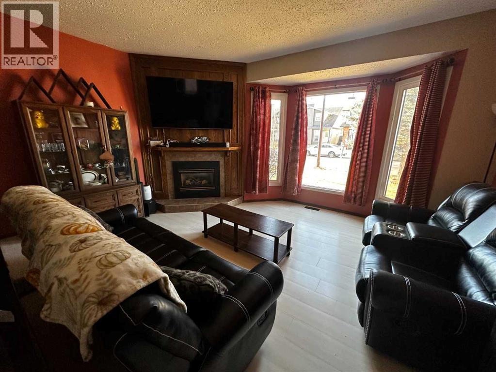 136 Templeby Place Ne, Calgary, Alberta  T1Y 5G9 - Photo 4 - A2275601