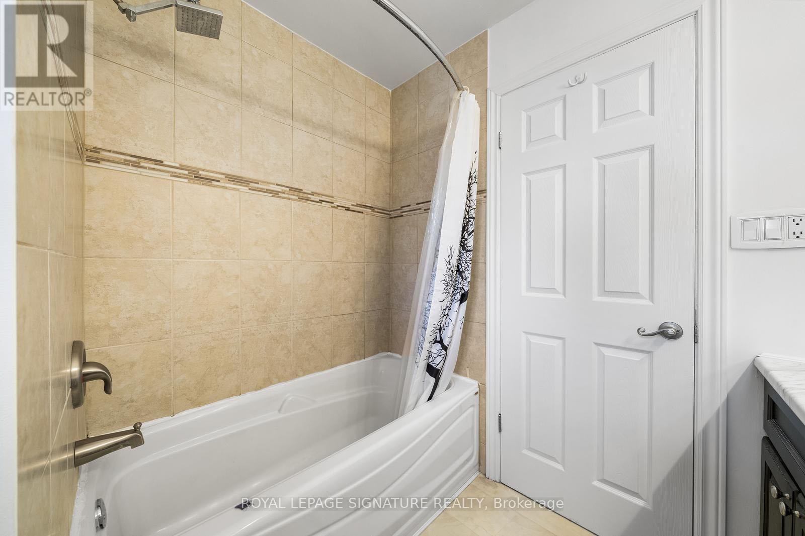 Upper - 232 Harmony Road N, Oshawa, Ontario  L1G 6L5 - Photo 16 - E12711074