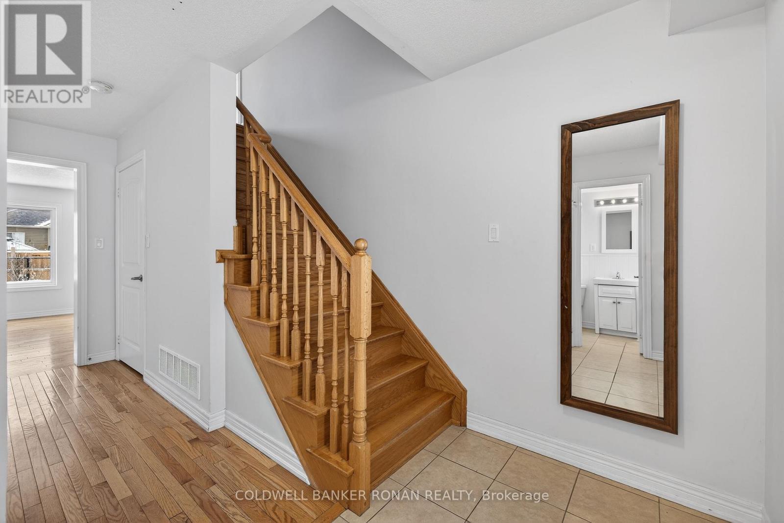 83 Swenson Street, New Tecumseth, Ontario  L9R 0K3 - Photo 3 - N12710996