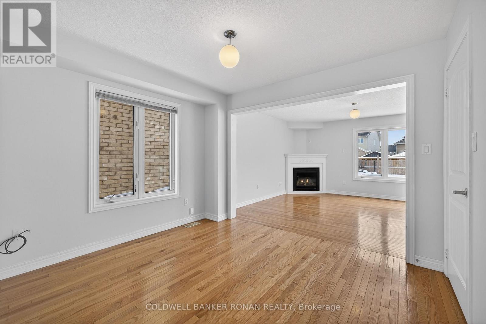 83 Swenson Street, New Tecumseth, Ontario  L9R 0K3 - Photo 4 - N12710996