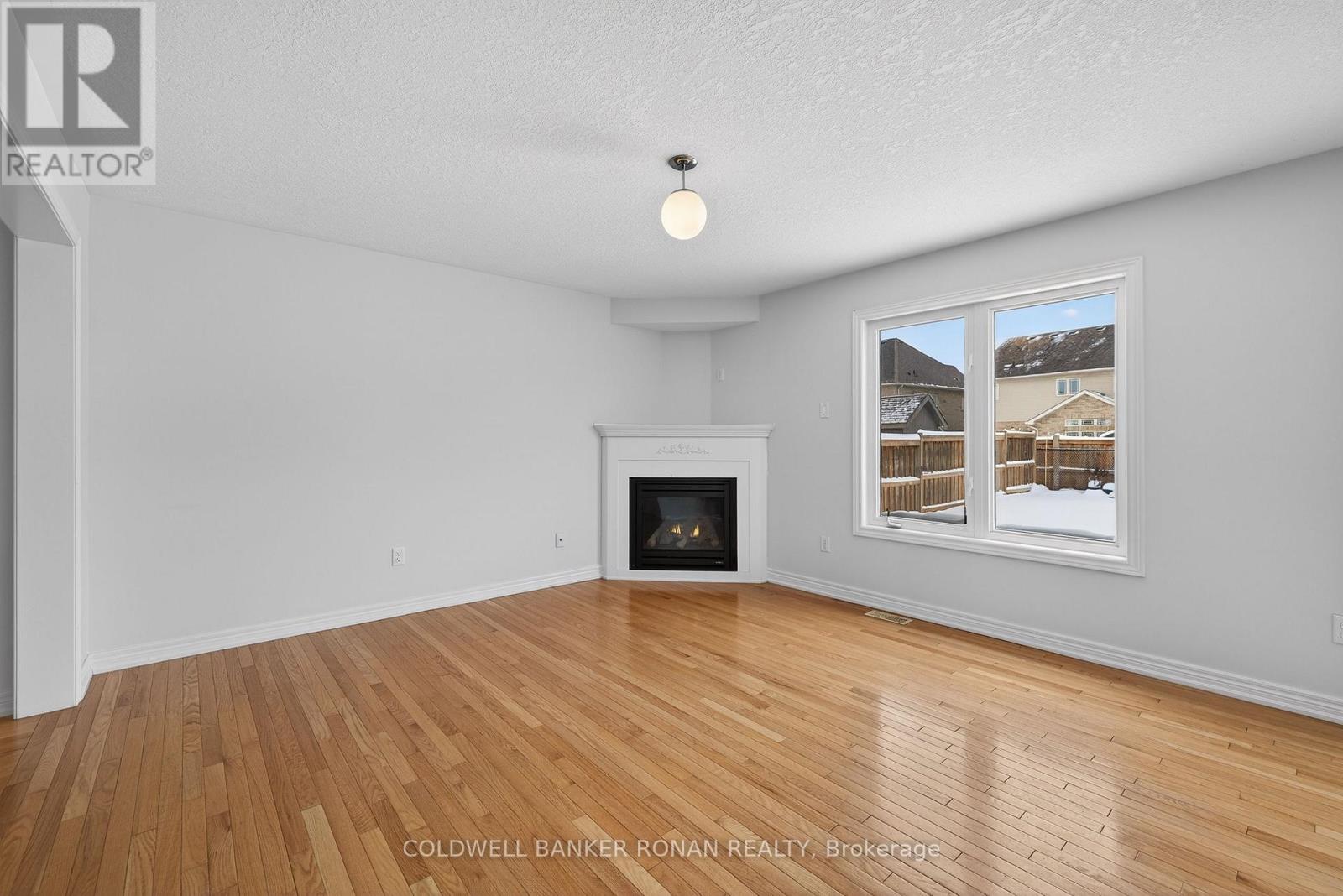 83 Swenson Street, New Tecumseth, Ontario  L9R 0K3 - Photo 7 - N12710996