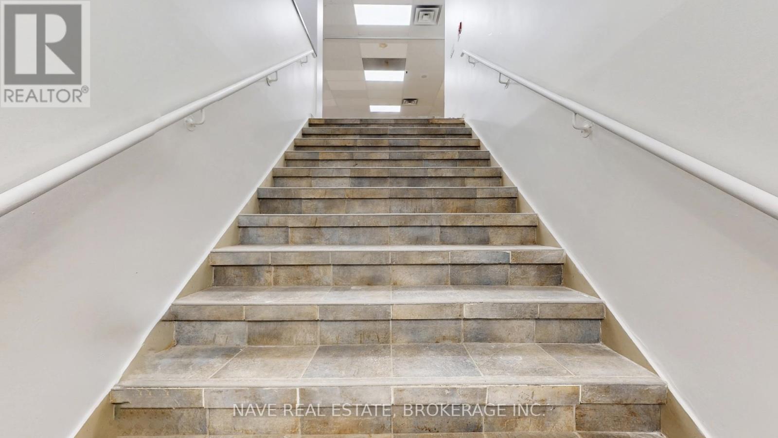 Unit D - 77-83 Davis Drive, Newmarket, Ontario  L3Y 2M9 - Photo 7 - N12711070