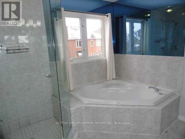 8 Cooper Creek Court, Vaughan, Ontario  L6A 2S4 - Photo 11 - N12711084