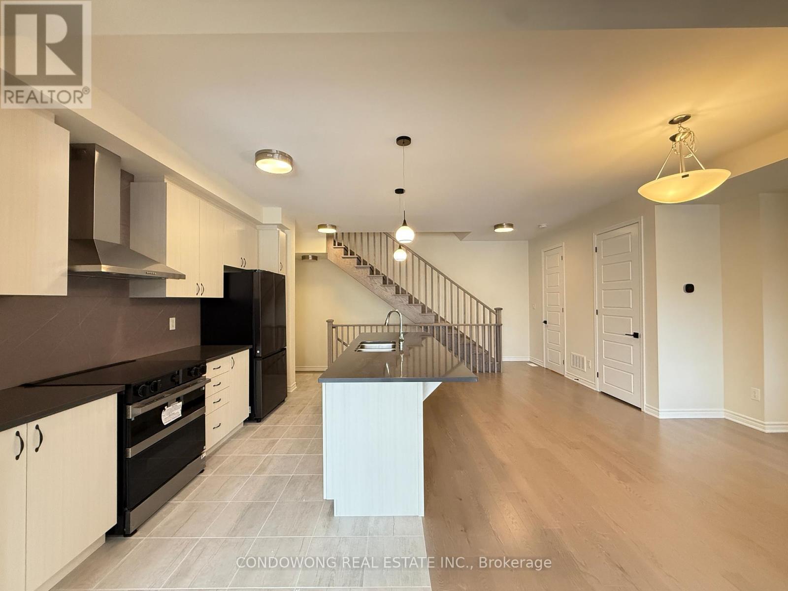 101 Avani Avenue, Markham, Ontario  L6C 3S6 - Photo 10 - N12711134