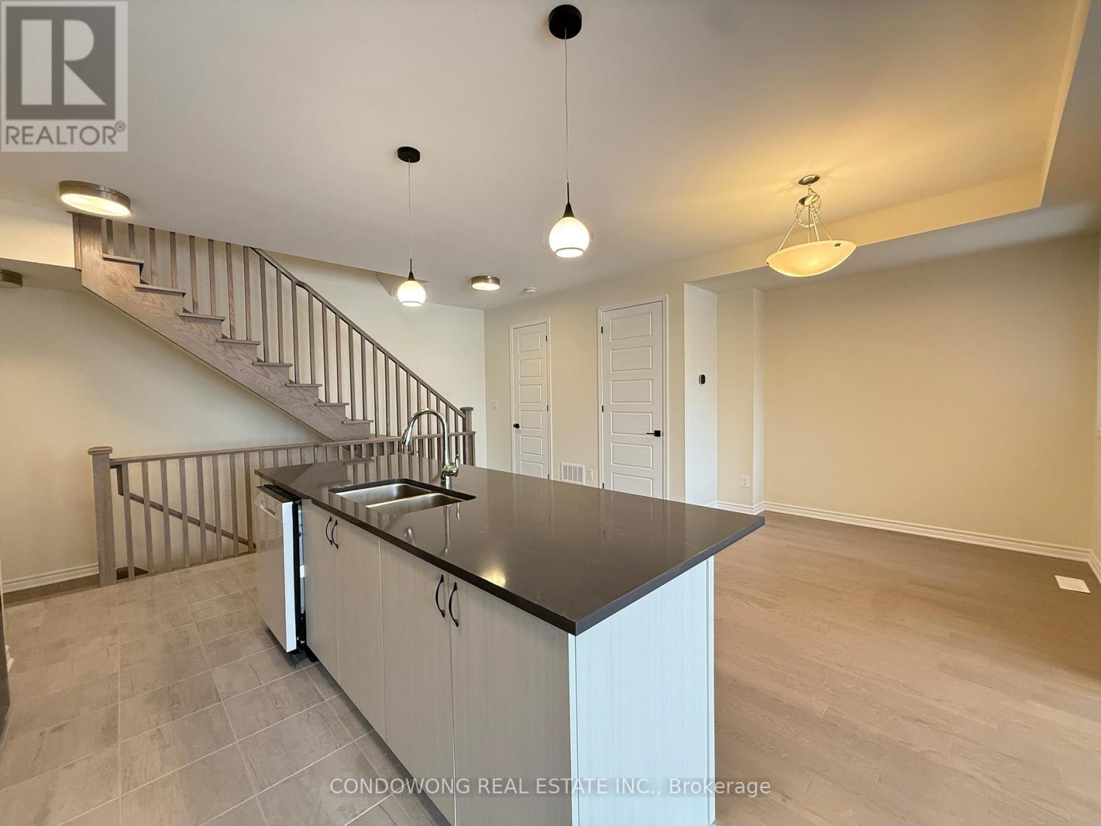 101 Avani Avenue, Markham, Ontario  L6C 3S6 - Photo 11 - N12711134